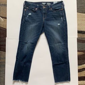 Denizen Levi’s Cropped Distressed Stretchy Jeans